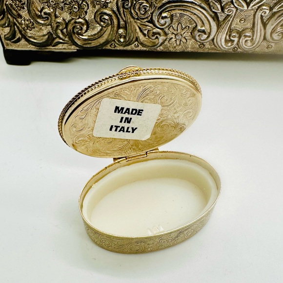 Vintage ITALY Ornate Small Trinket Pill Jewelry Box - Picture 3 of 11